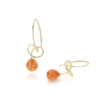 14K gouden oorbellen met zonnesteen.