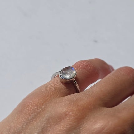 Ring met maansteen