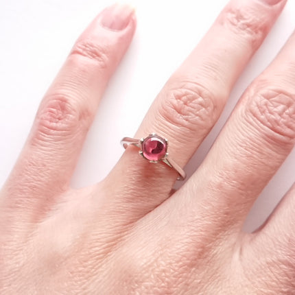 Ring met rhodoliet