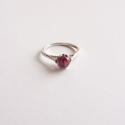 Ring met rhodoliet
