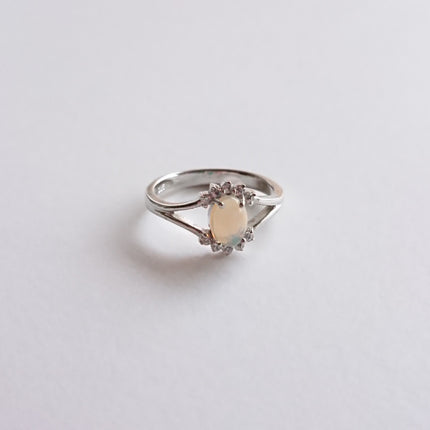 Ring met opaal