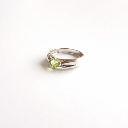 Ring met peridoot