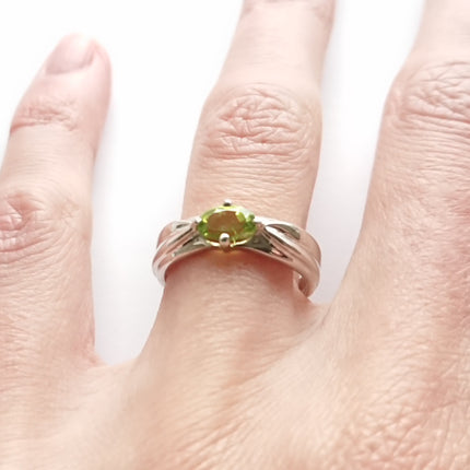 Ring met peridoot