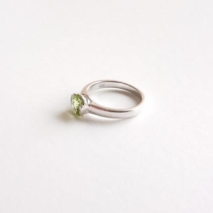 Ring met peridoot