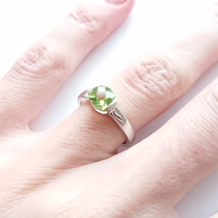 Ring met peridoot