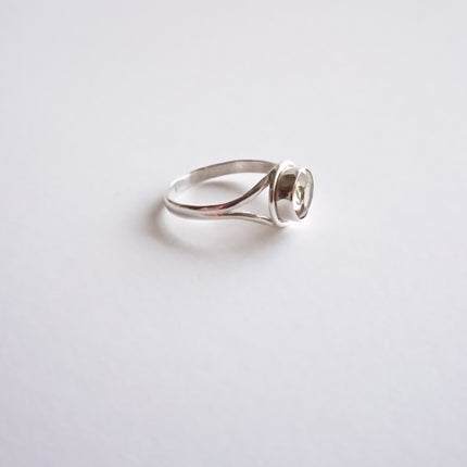 Ring met scapoliet
