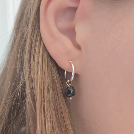 Spinel hangertjes