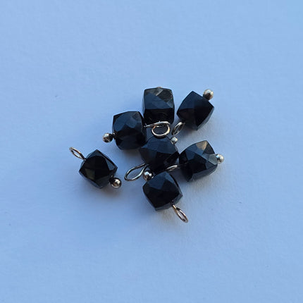 Spinel hangertjes